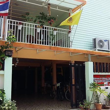 Jutharat Home Phra Nakhon Si Ayutthaya Buitenkant foto
