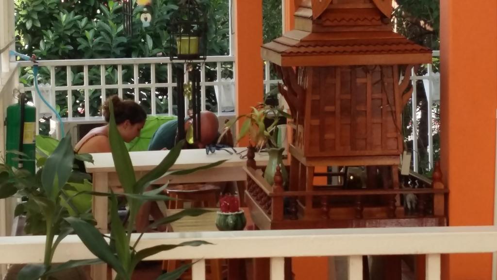 Jutharat Home Phra Nakhon Si Ayutthaya Buitenkant foto