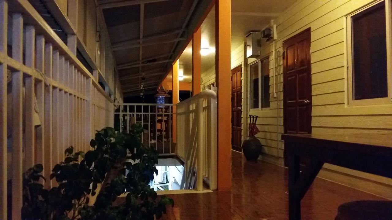 Jutharat Home Phra Nakhon Si Ayutthaya Buitenkant foto